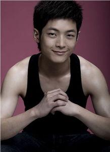 郑龙照片,光影中的足球英雄